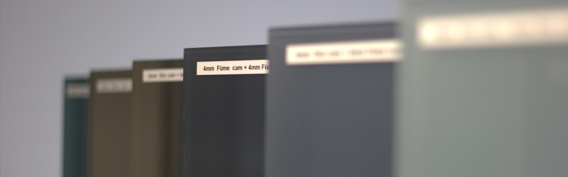 Kendi PDLC teknolojimiz ile, kurumsal ve bireysel kullanıcılar için </br>akıllı cam çözümleri geliştiriyoruz.